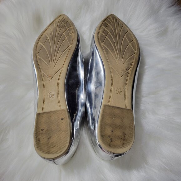 Qupid Shiny Metallic Silver Flats - Picture 3 of 9